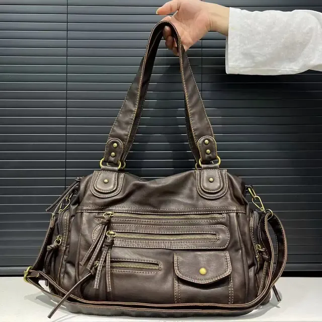 Vintage Leather Y2K Shoulder Bag 2