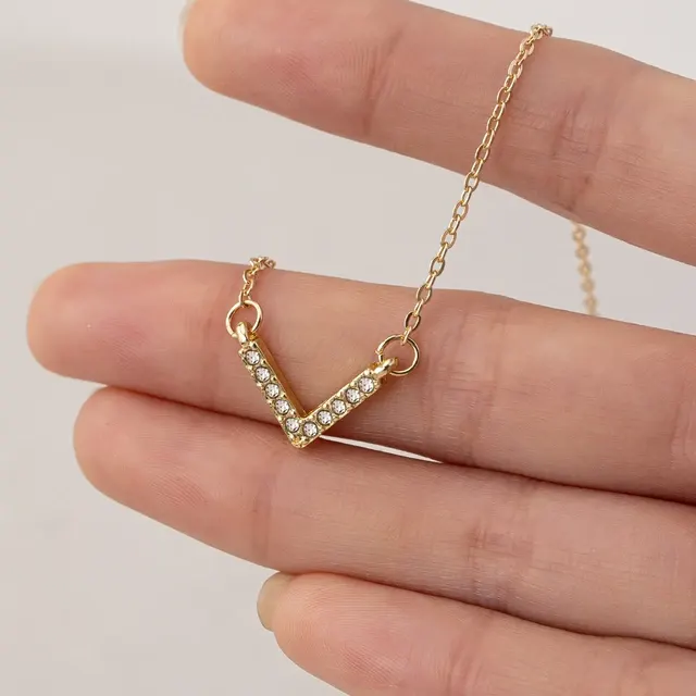 V Pendant Necklace 2