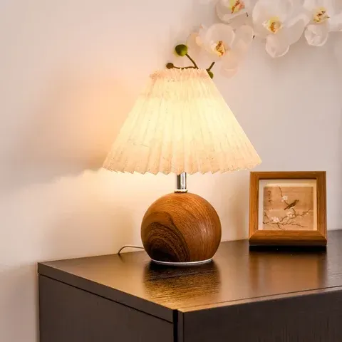 Plissee-LED-Tischlampe