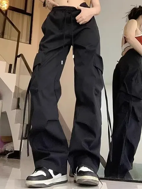 High-Waist Cargo Pants 3