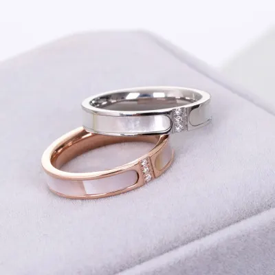 Fashion Three Diamond Inlaid Shell Ring