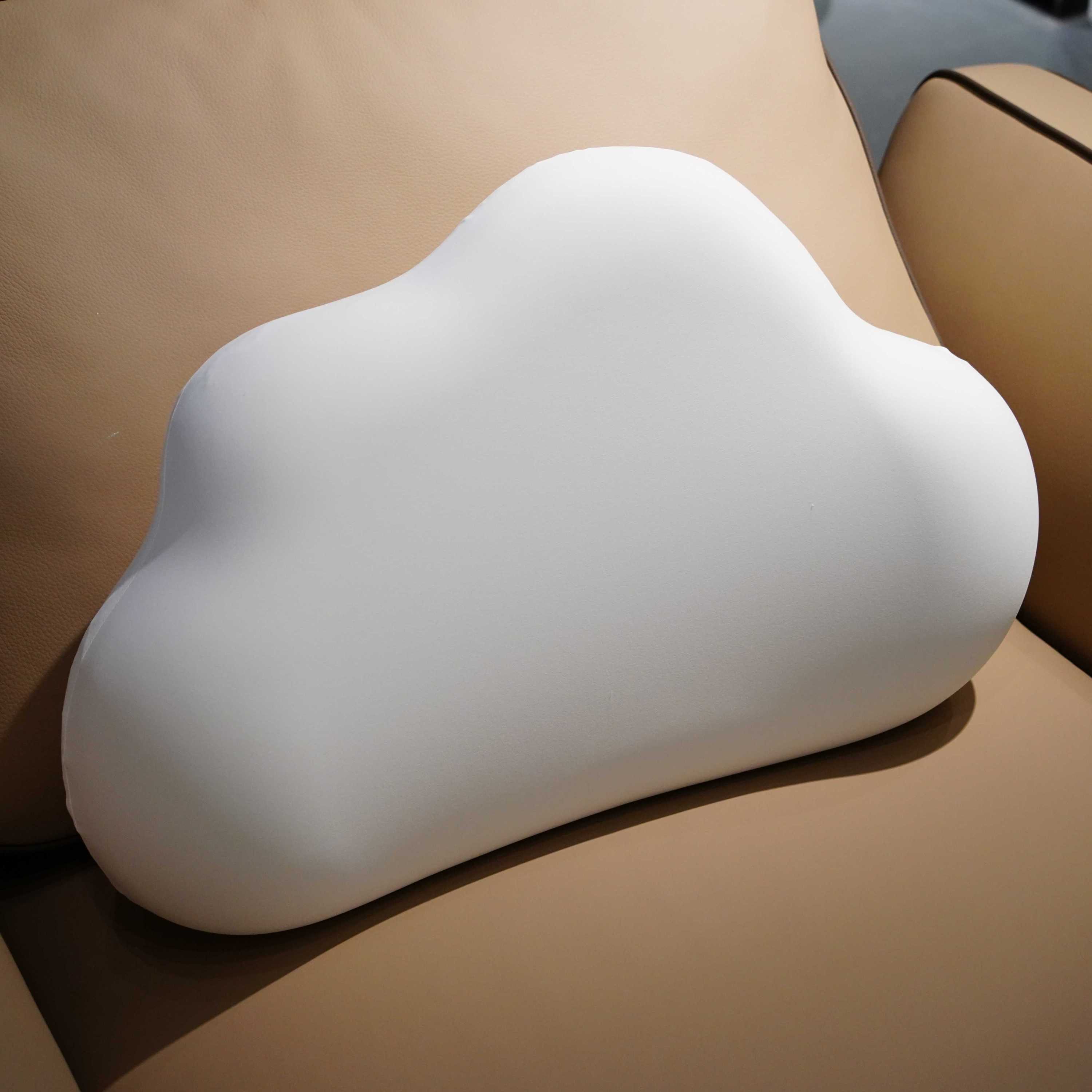 Memory-Foam-Nackenkissen mit Wolkendesign