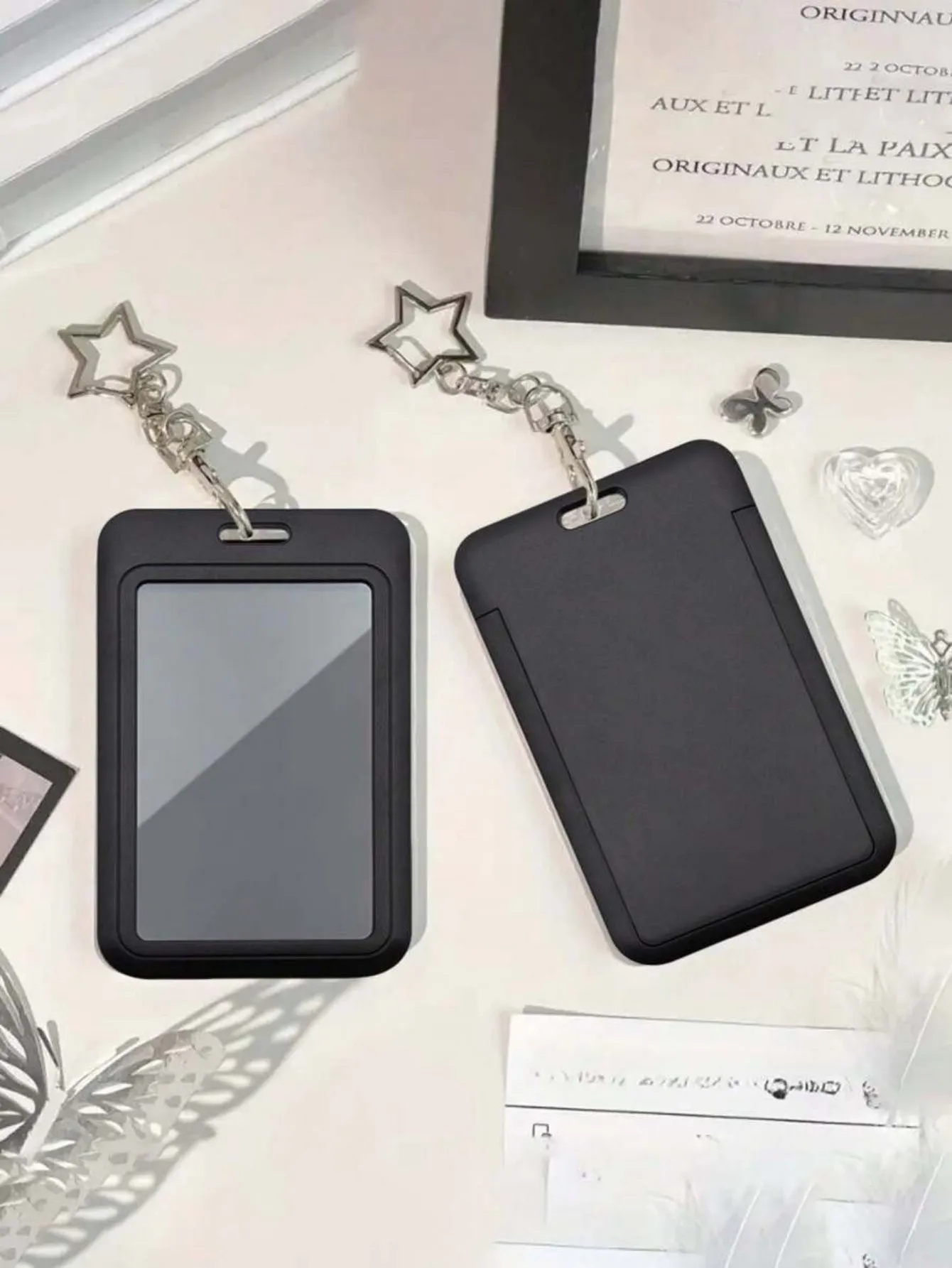Star-shaped card holder keychain 4