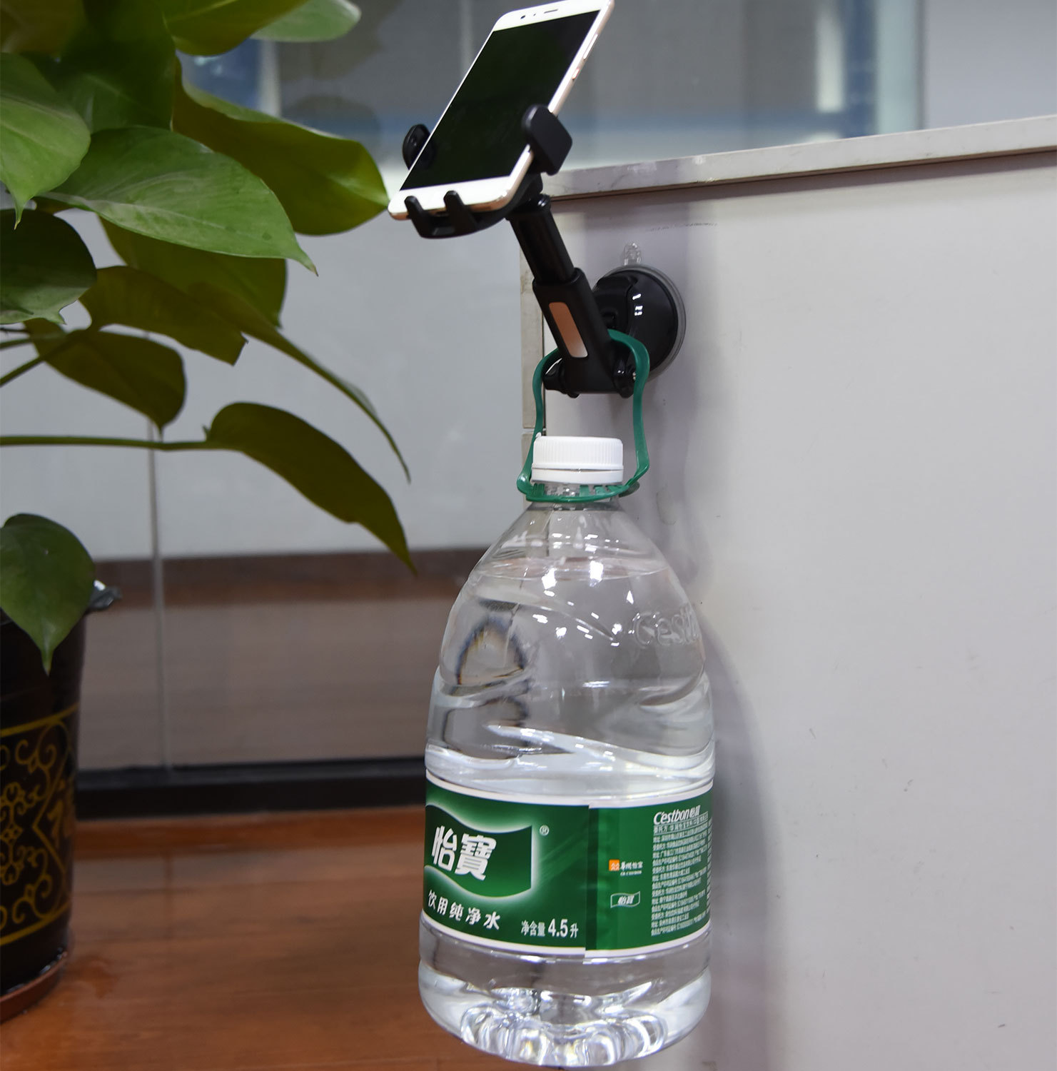 Universal Air Vent Phone Cradle with Suction 3