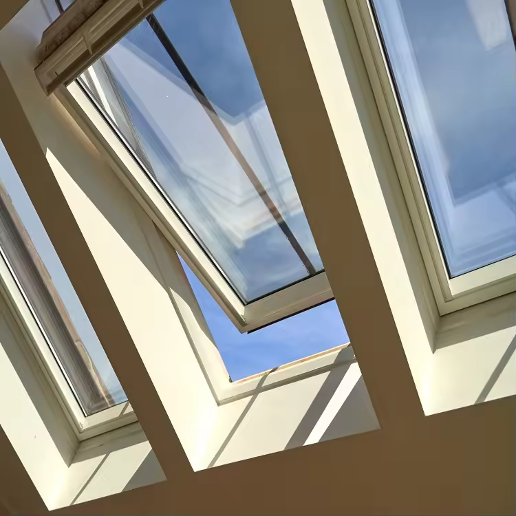 Schiebbares Aluminium-Oberlicht mit Lüftung 2