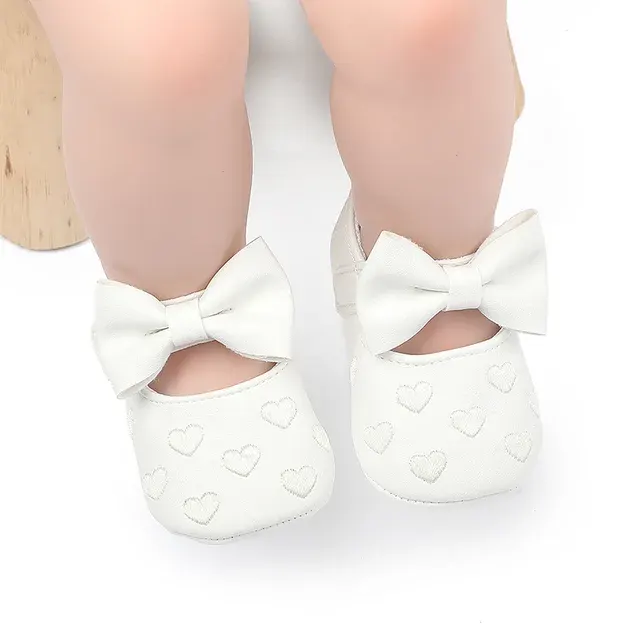 Classic Baby Shoes with Bow and Heart 2
