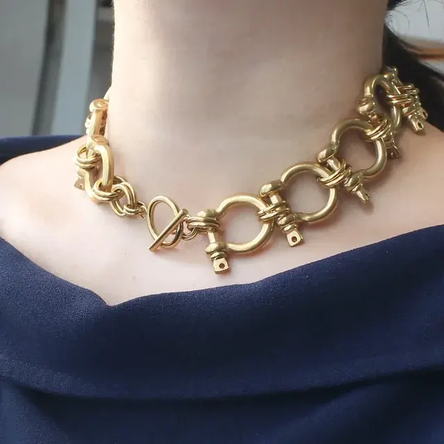 Horseshoe Necklace 1
