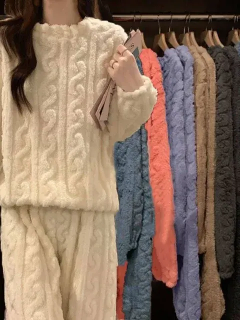 Women's Fleece Pajama Set 2