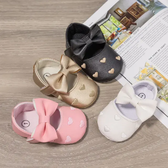 Classic Baby Shoes with Bow and Heart 4