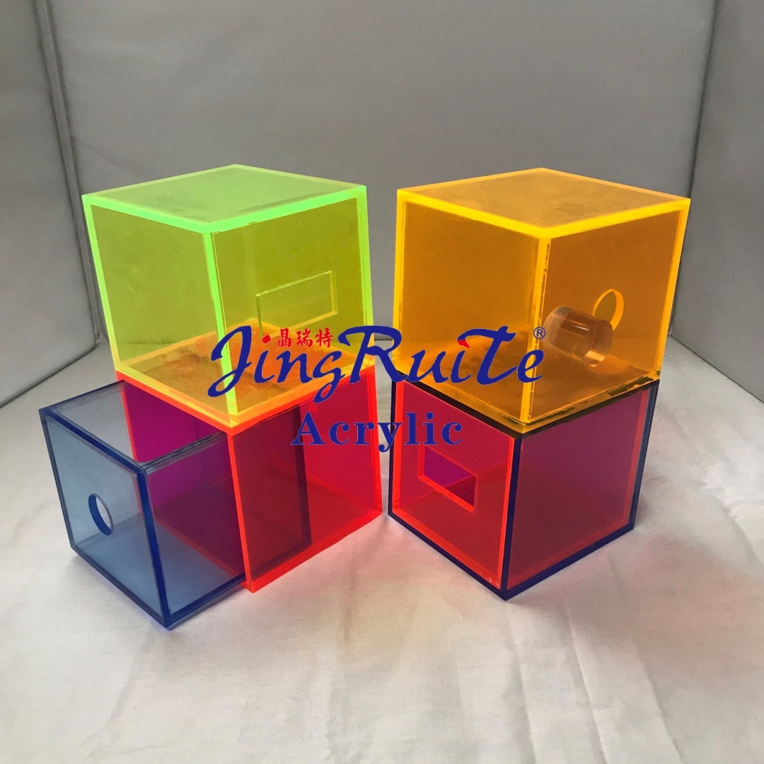 Modernes Acryl-Regal mit Organizer-Box 3