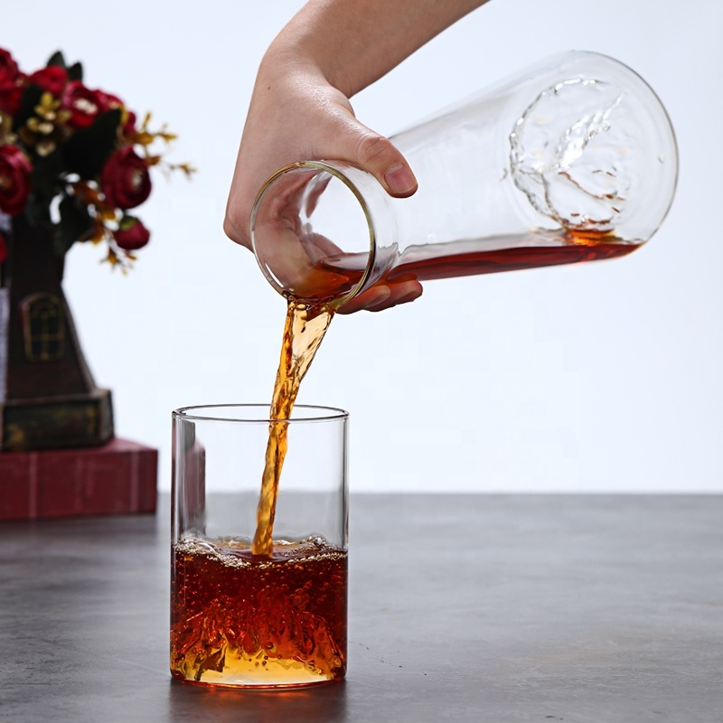 1 L Borosilicate Glass Mountain Water Carafe 4