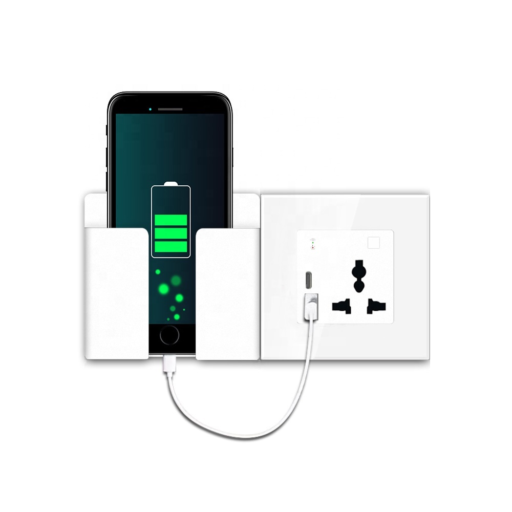 Smart Wall Socket with USB-C Port 4