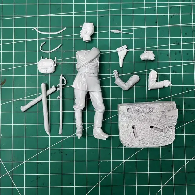 Resin Figure Model Kit 4