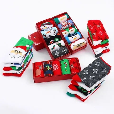 Flauschige Weihnachtssocken Geschenkbox, 5 Paar