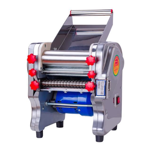 Manuelle Nudelmaschine mit Teigroller 2