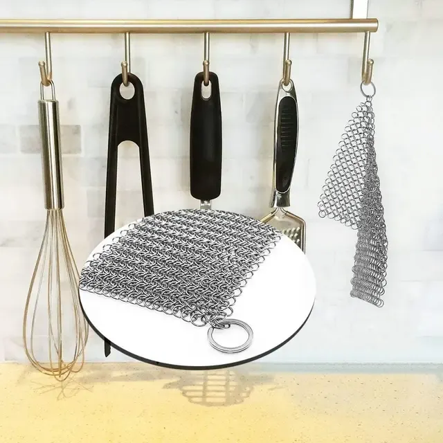 Chainmail Cleaning Sponge 2
