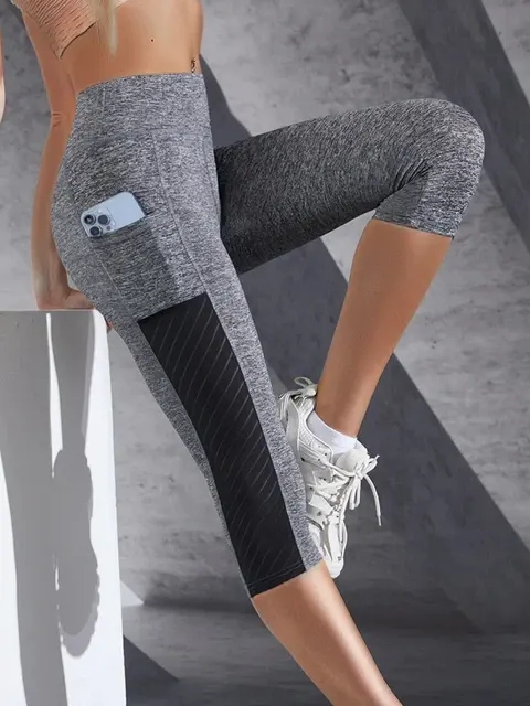 Calf-Length Yoga Pants 3
