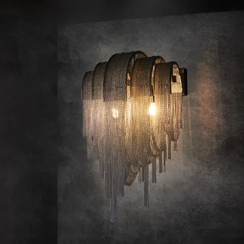 Quasten-Wandlampe