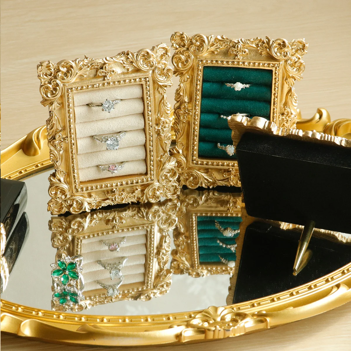 Vintage-Ringständer aus Gold Ohrring-Tablett Wildleder Barockes Design Hochzeits- 3
