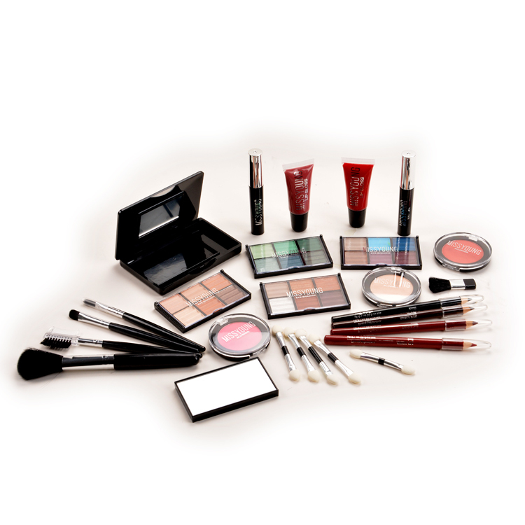 Professional Complete Makeup Kit 4