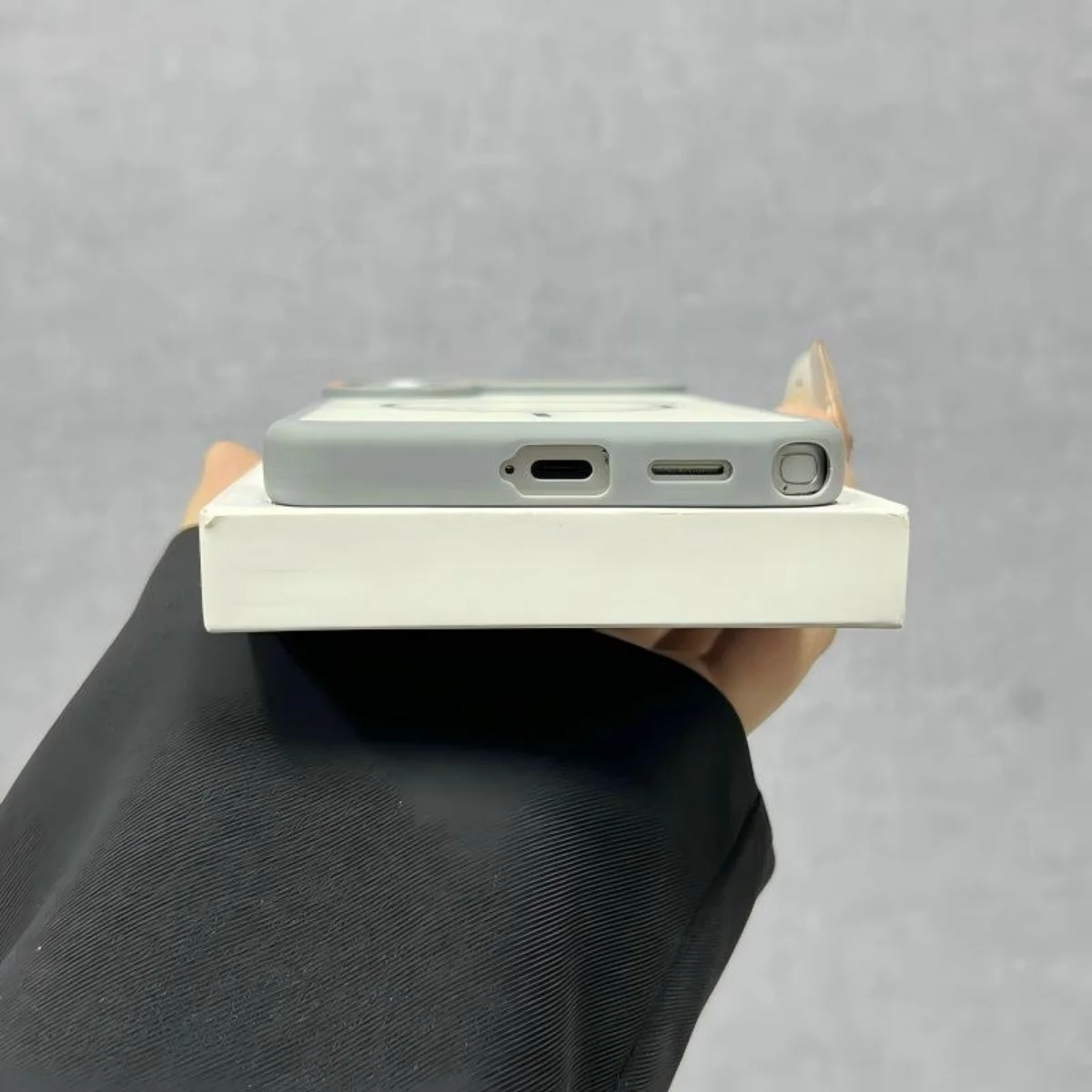Matte Silikon-Handyhülle mit MagSafe 3