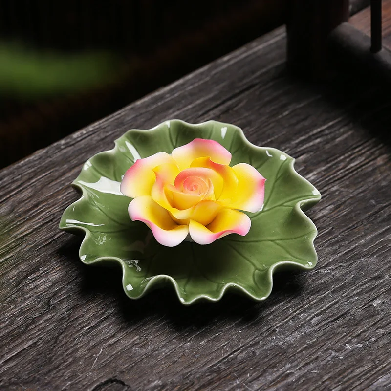 Handgefertigtes Weihrauchtablett aus Keramik mit Blumenfadenimitat – Aroma-Diffusor 3