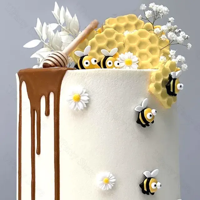 Bee Cake Topper 3