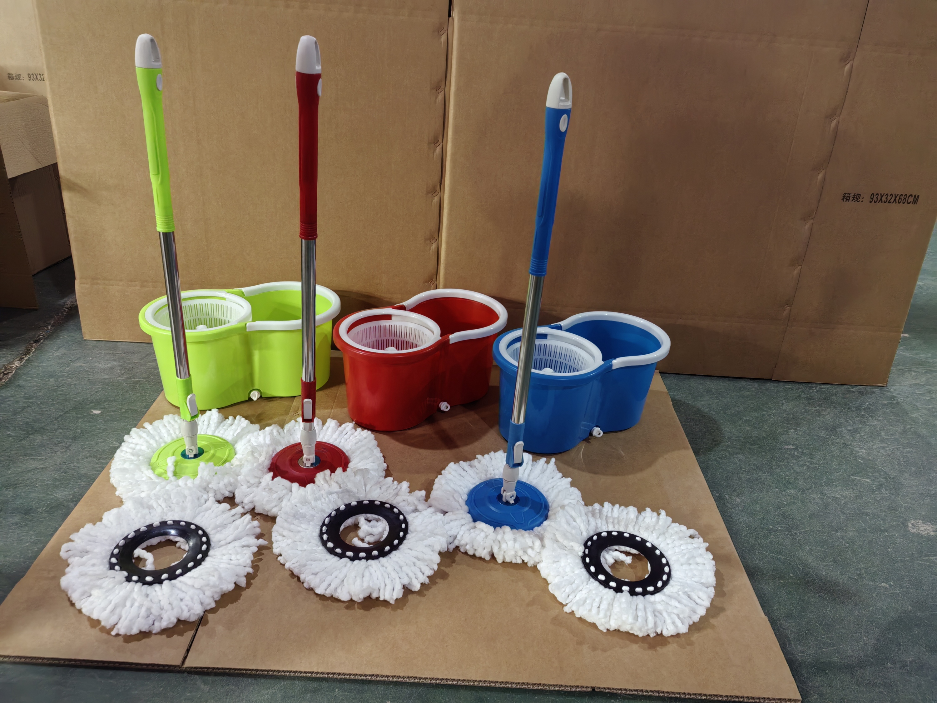 Compact Magic Mop with Bucket and Wringer 2