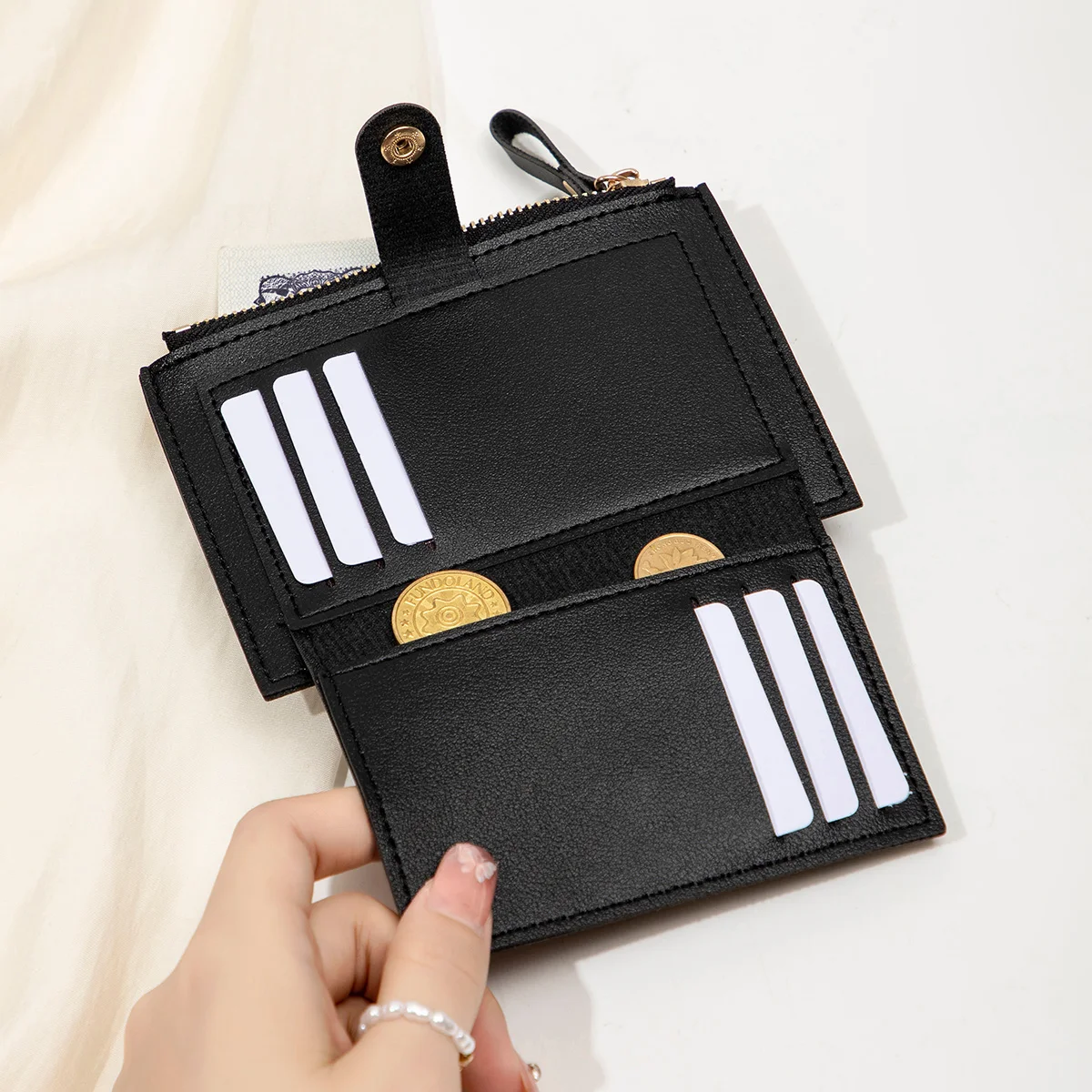 Ultra-Thin Short Wallet in PU Leather for Women 2