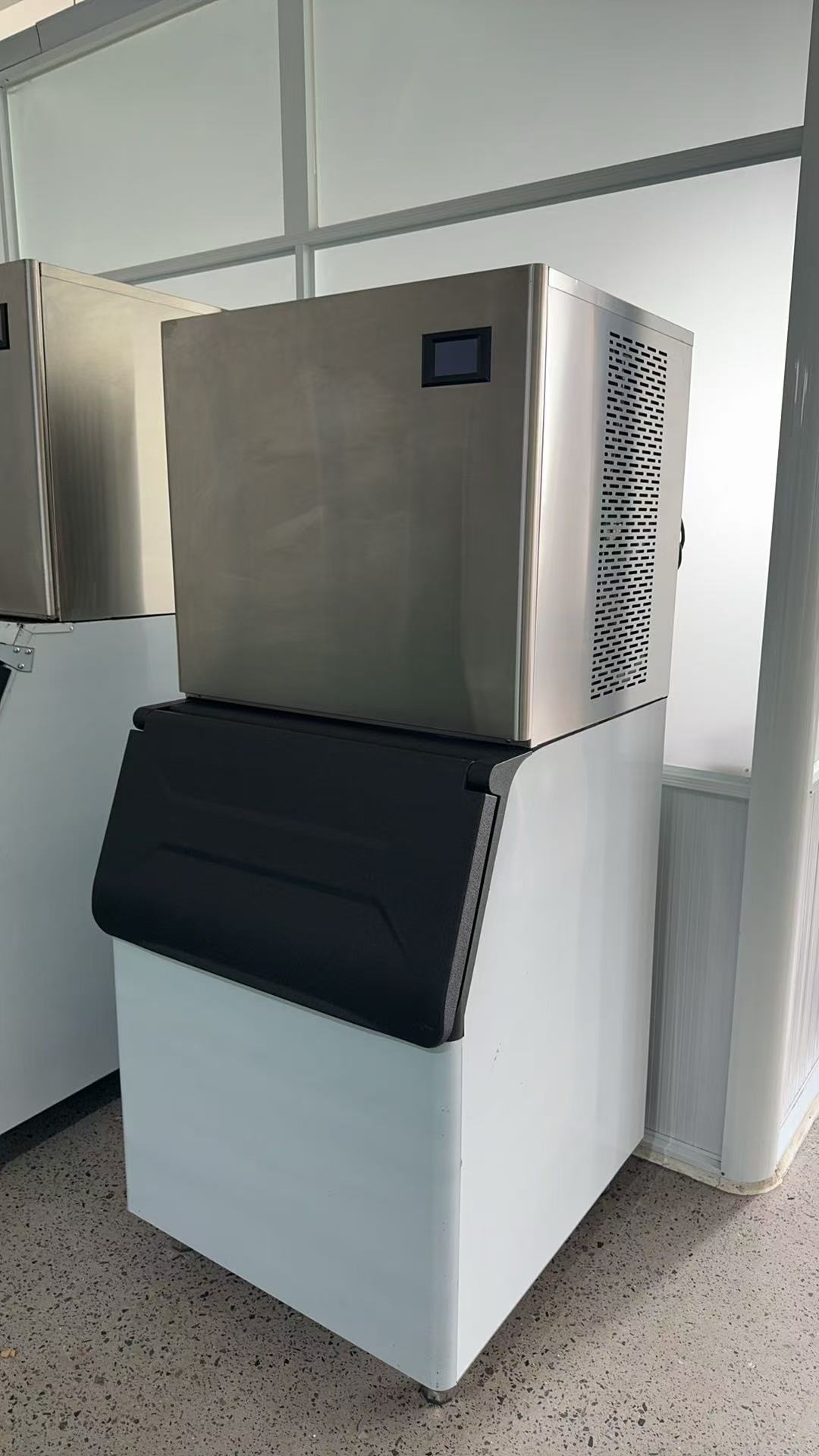 300kg 320kg Ice Cube Machine Maker Machines for 3
