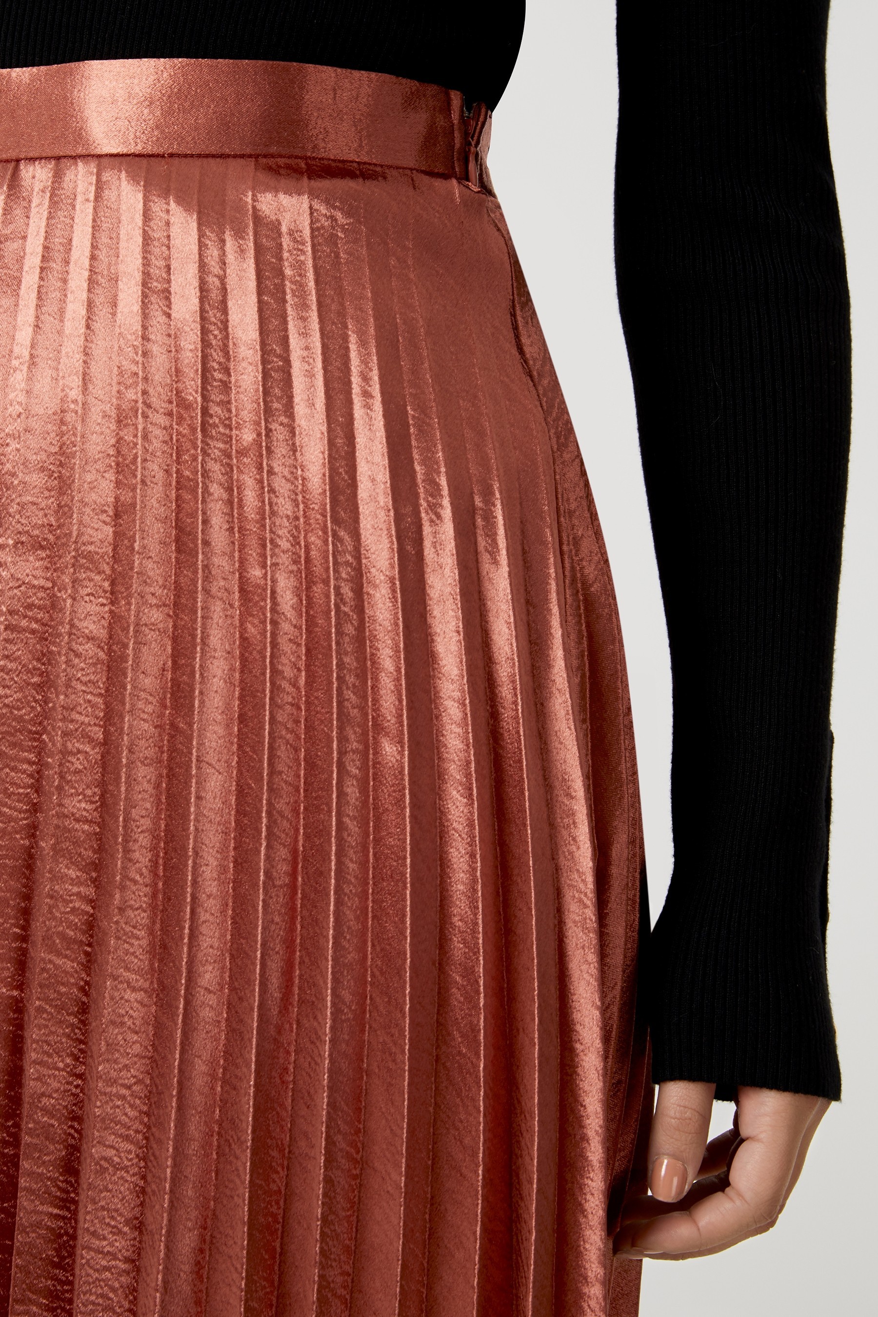 Relaxed Pleated Skirt with Empire Waist 2