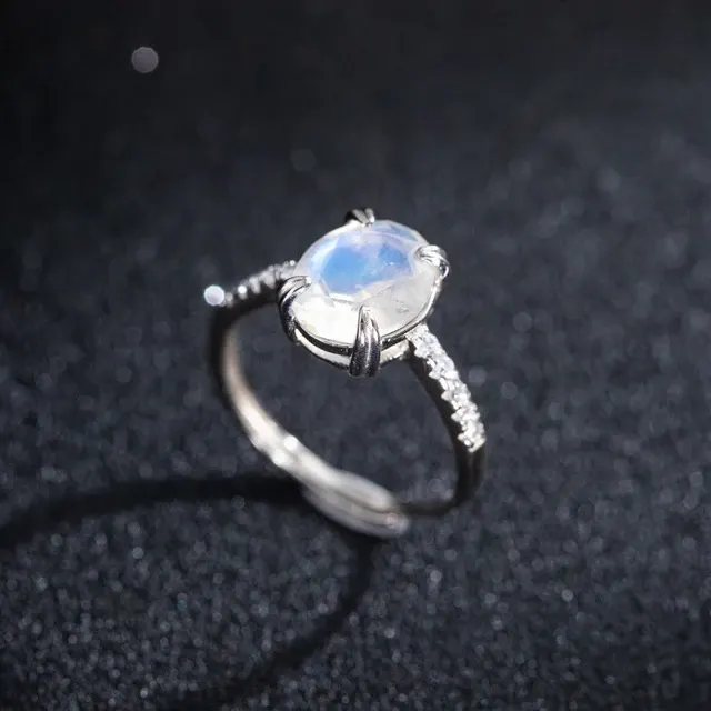 Minimalist Oval Moonstone Sterling Silver Ring 2
