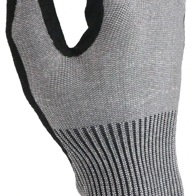 Cut-Resistant Gloves 4