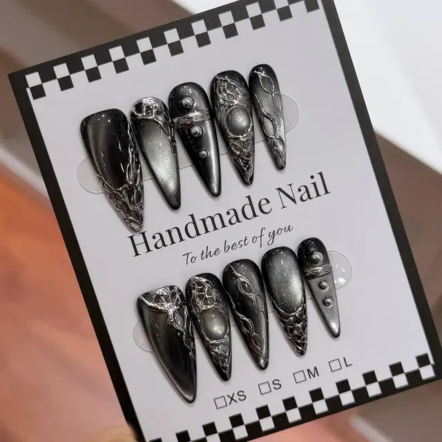 Self-Adhesive Artificial Nails 4