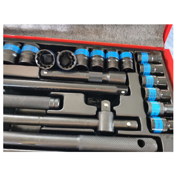 24-Piece Black Socket Wrench Set 3