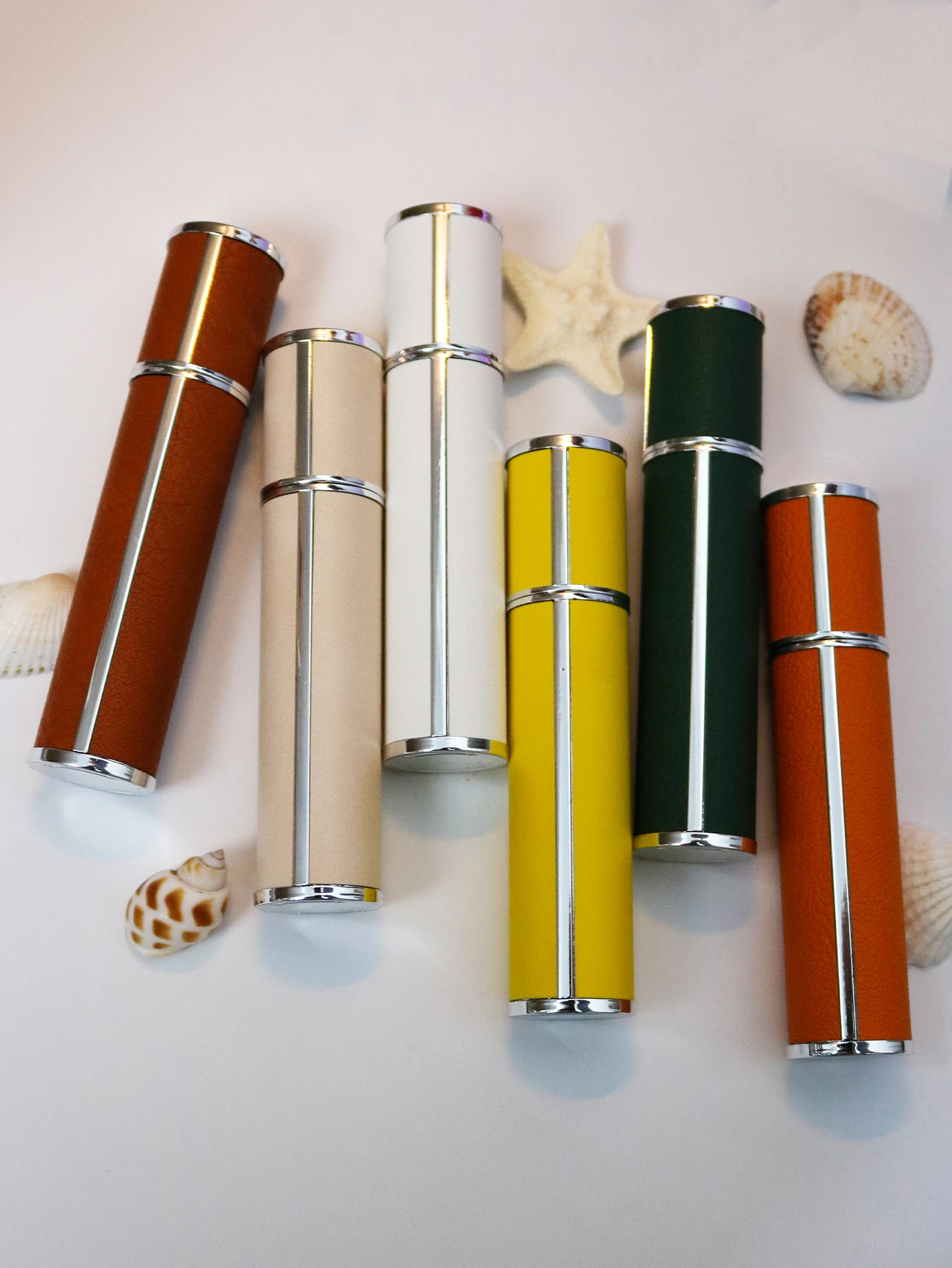 10ml Luxuriöse Lederumwickelte Glas-Parfümflasche Tragbarer Mini Nachfüllbarer Parfüm-Zerstäuber 4
