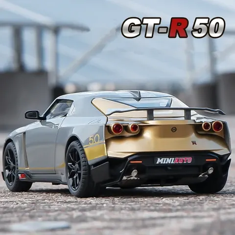 1:24 Niaasn GTR 50 Alloy Sports Car Model with Sound and Light