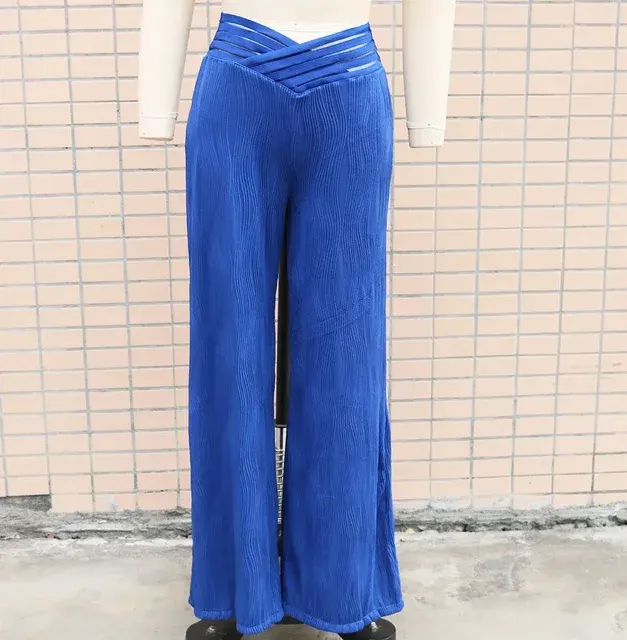 Wide-Leg Cargo Pants 4