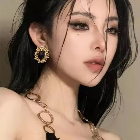 Oval Stud Earrings