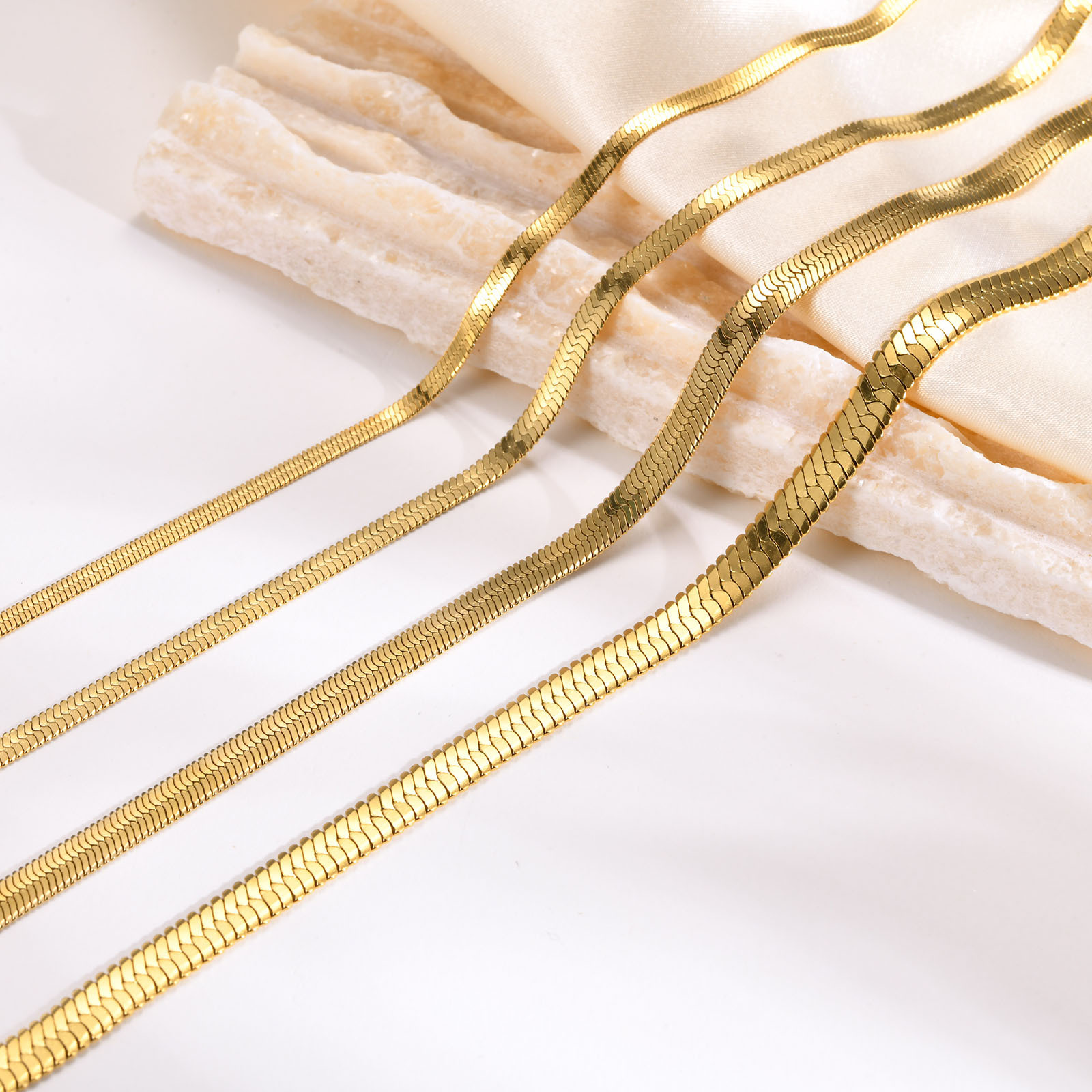 High End 18K PVD Gold Plated Herringbone Choker 2