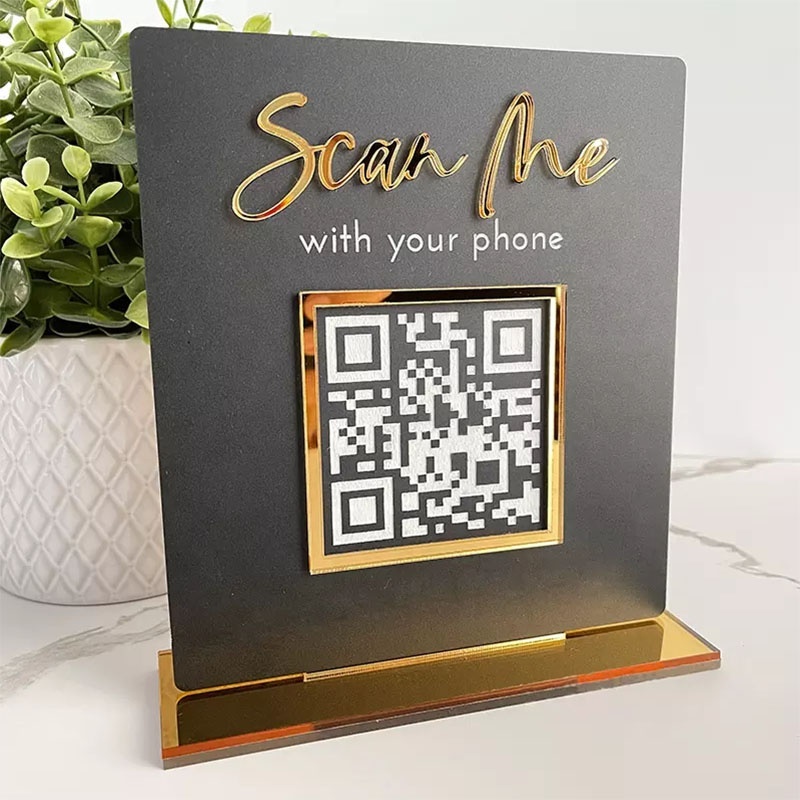 Acryl-QR-Code-Display mit Holzsockel