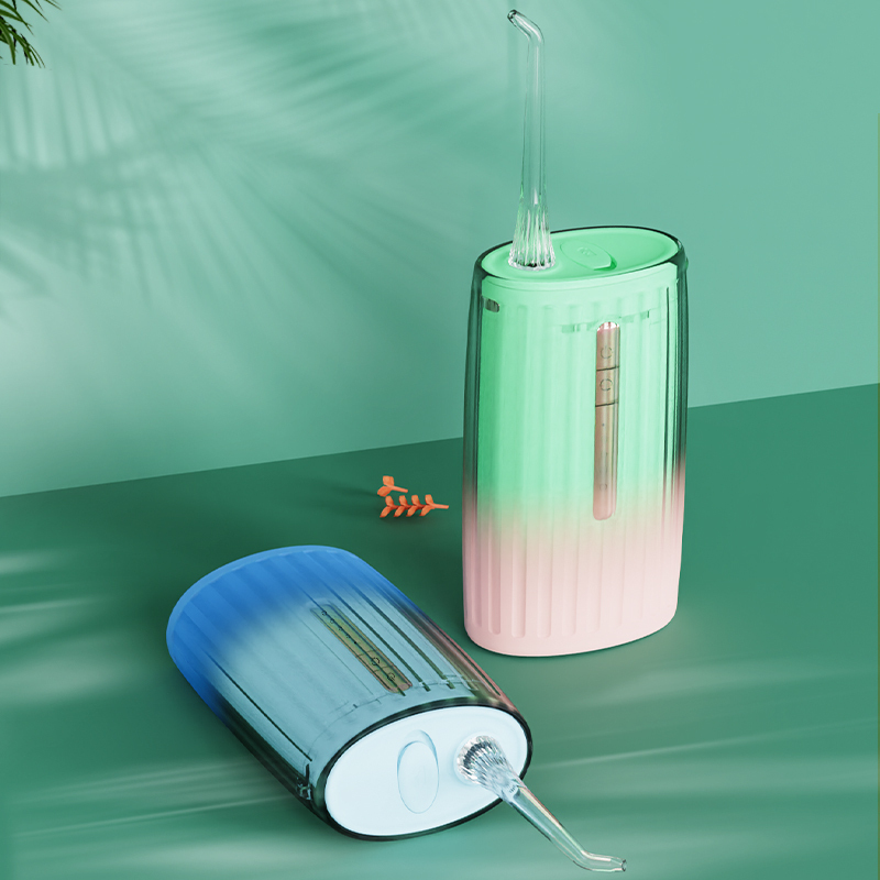 Elektrisches Zahnpflege-Set mit Munddusche 3