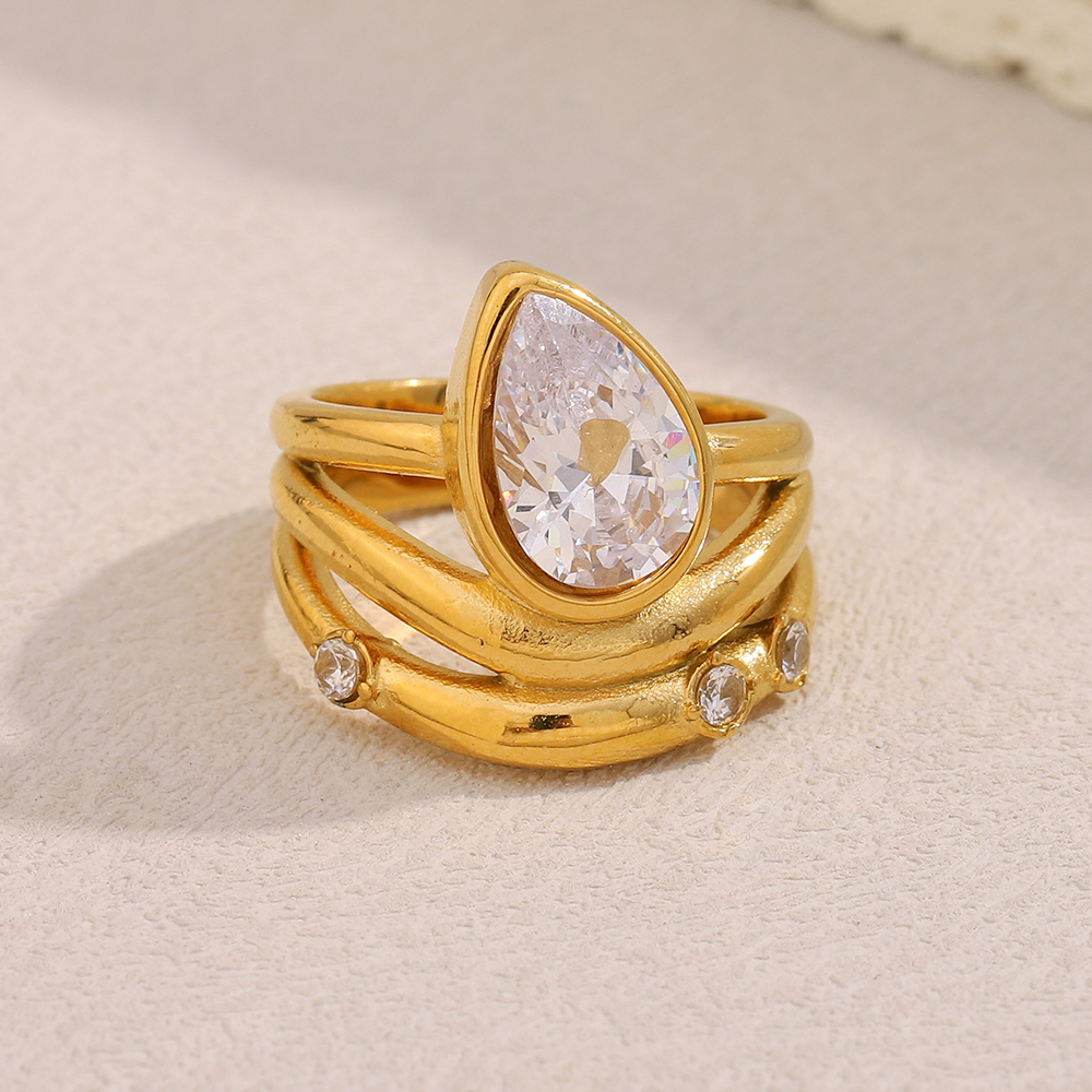 Water Drop Zircon Signet Ring 18K Gold 4