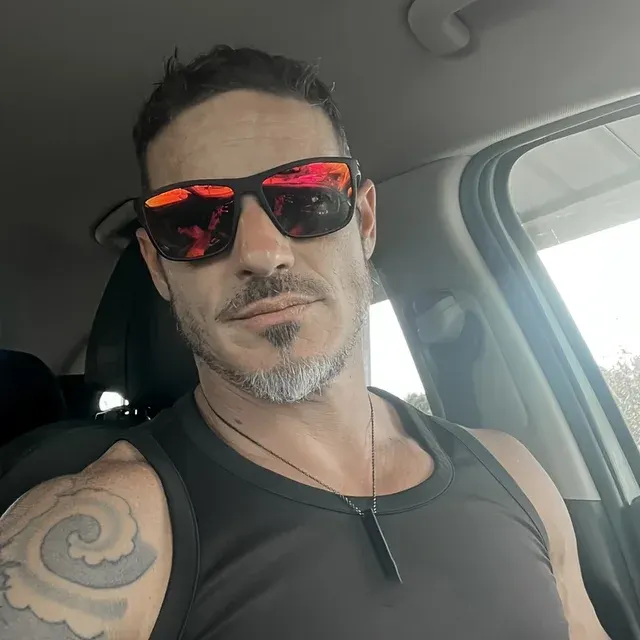 Polarized Sunglasses with Spring Hinges 3