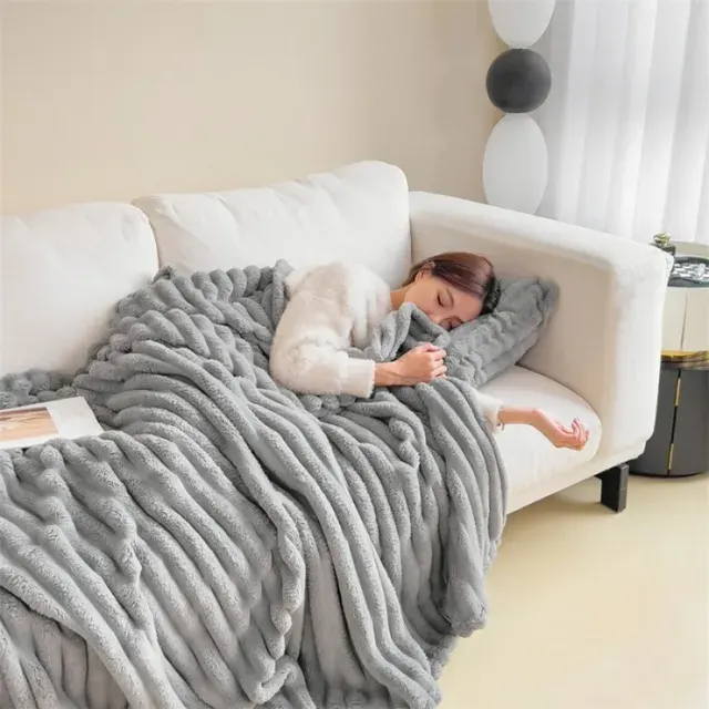 Faux Fur Throw Blanket 4