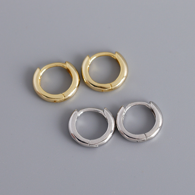 Modern Chunky Gold Hoops for Women 4