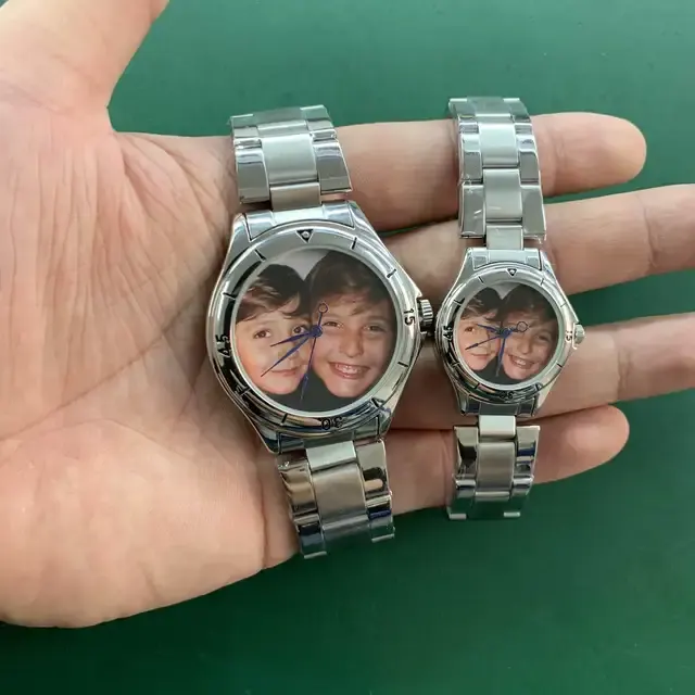 Couple's Quartz Watch with Design 4