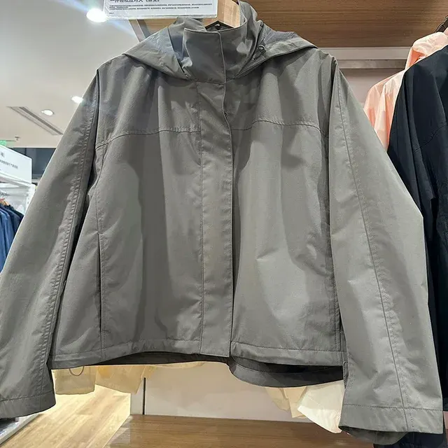 Windjacke mit Kapuze 2