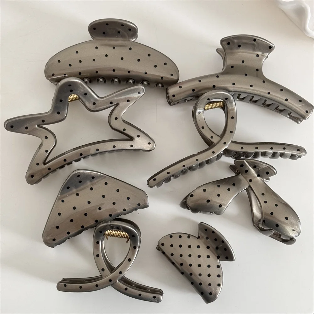 Black Wave Pattern Hair Claw 4