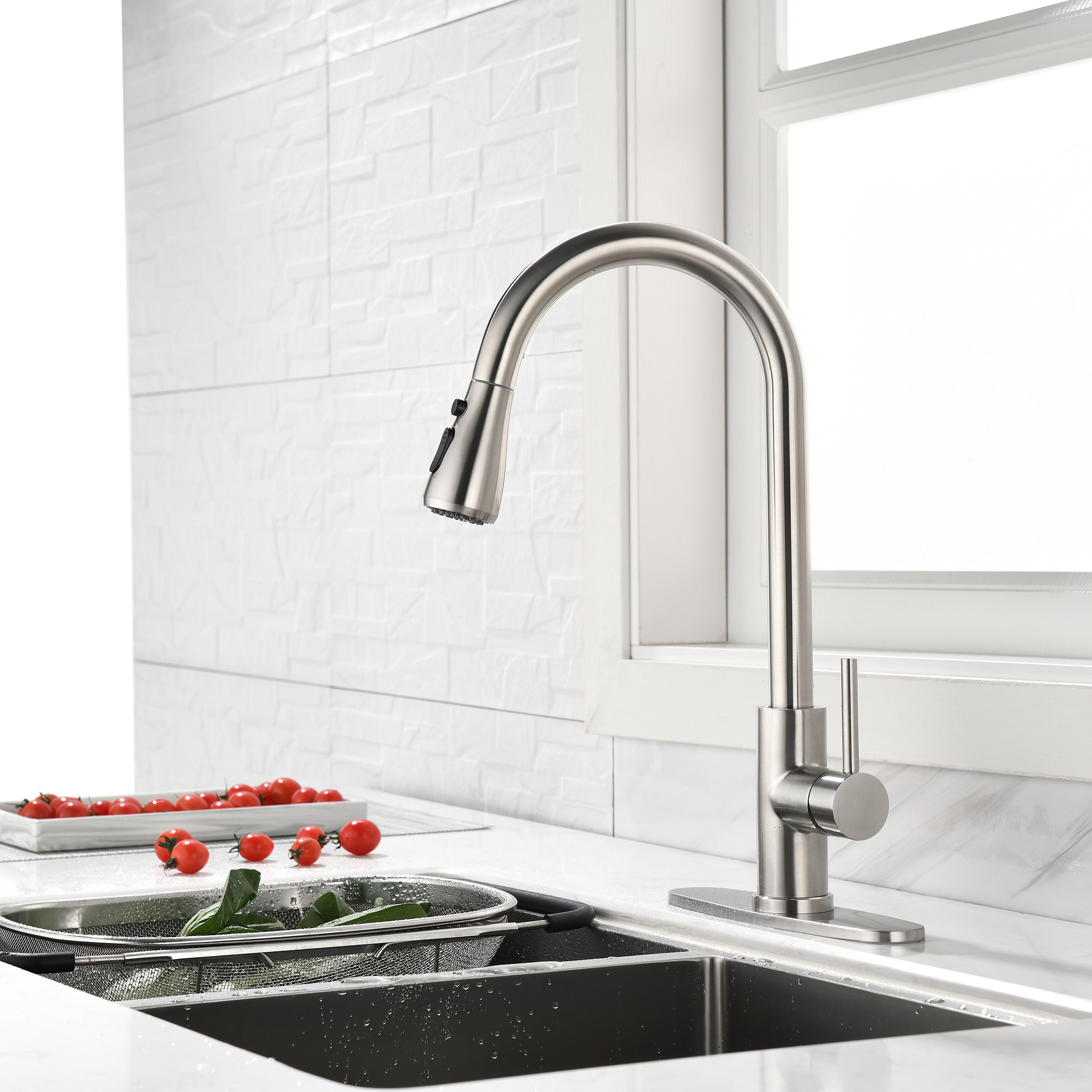 Stainless Steel Matte Black Single Handle Pull Out 2